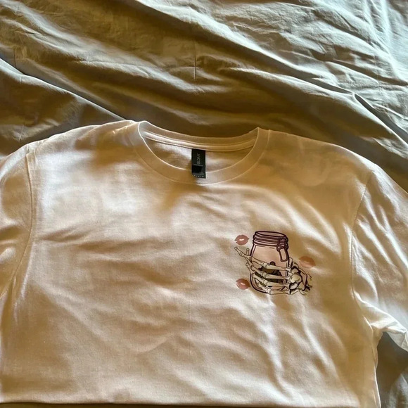 Unisex sizing gildan softstyle short sleeve tshirt. Size medium.New con. 2sided‎ - Picture 3 of 3